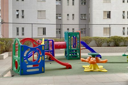 Apartamento à venda com 164m², 2 quartos e 2 vagas Apartamento à venda com 164m², 2 quartos e 2 vagasÁrea comum - Playground