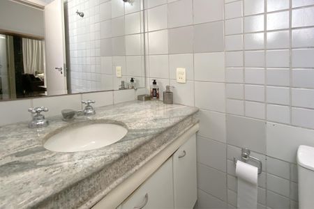 Apartamento à venda com 164m², 2 quartos e 2 vagas Apartamento à venda com 164m², 2 quartos e 2 vagasBanheiro Social