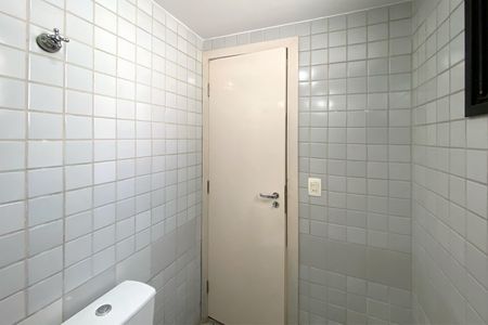 Apartamento à venda com 164m², 2 quartos e 2 vagas Apartamento à venda com 164m², 2 quartos e 2 vagasBanheiro Social
