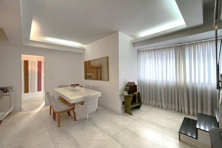 Apartamento à venda com 164m², 2 quartos e 2 vagas Apartamento à venda com 164m², 2 quartos e 2 vagasSala