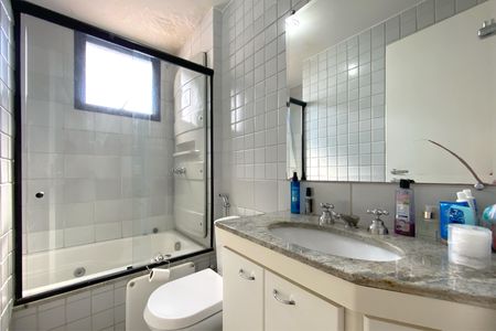 Apartamento à venda com 164m², 2 quartos e 2 vagas Apartamento à venda com 164m², 2 quartos e 2 vagasBanheiro da Suíte 1