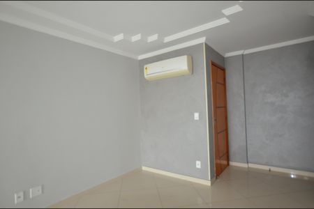 Sala de apartamento para alugar com 3 quartos, 108m² em Vila Valqueire, Rio de Janeiro