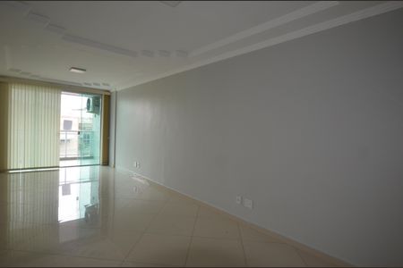 Apartamento para alugar com 108m², 3 quartos e 2 vagasSala