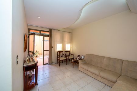 Sala de casa à venda com 4 quartos, 400m² em Alto dos Pinheiros, Belo Horizonte