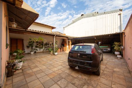 Casa à venda com 400m², 4 quartos e 3 vagas Casa à venda com 400m², 4 quartos e 3 vagasÁrea comum