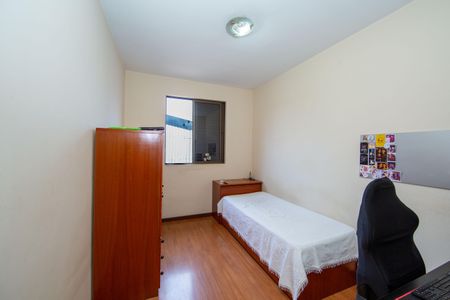 Casa à venda com 400m², 4 quartos e 3 vagas Casa à venda com 400m², 4 quartos e 3 vagasQuarto 2