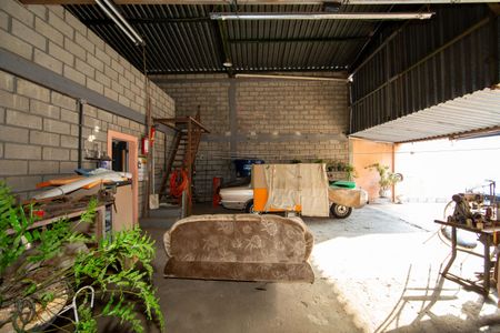 Casa à venda com 400m², 4 quartos e 3 vagas Casa à venda com 400m², 4 quartos e 3 vagasÁrea comum