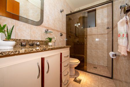 Casa à venda com 400m², 4 quartos e 3 vagas Casa à venda com 400m², 4 quartos e 3 vagasBanheiro Social