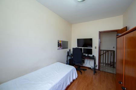 Casa à venda com 400m², 4 quartos e 3 vagas Casa à venda com 400m², 4 quartos e 3 vagasQuarto 2