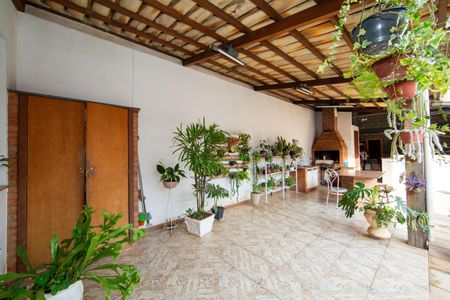 Casa à venda com 400m², 4 quartos e 3 vagas Casa à venda com 400m², 4 quartos e 3 vagasÁrea comum