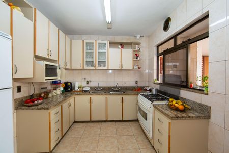 Casa à venda com 400m², 4 quartos e 3 vagas Casa à venda com 400m², 4 quartos e 3 vagasCozinha