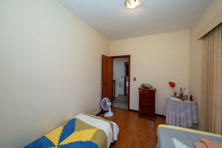 Casa à venda com 400m², 4 quartos e 3 vagas Casa à venda com 400m², 4 quartos e 3 vagasQuarto