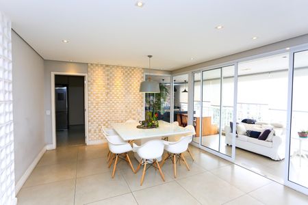 Apartamento à venda com 177m², 3 quartos e 3 vagas Apartamento à venda com 177m², 3 quartos e 3 vagasSala