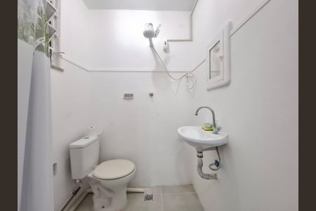 Banheiro  de apartamento para alugar com 1 quarto, 22m² em Centro, Rio de Janeiro