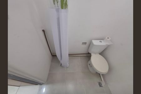 Banheiro  de apartamento para alugar com 1 quarto, 22m² em Centro, Rio de Janeiro