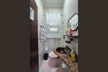 Casa à venda com 242m², 3 quartos e 2 vagasLavabo