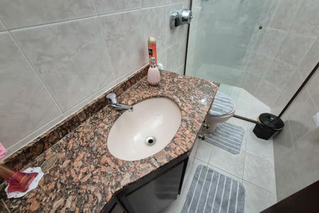 Casa à venda com 242m², 3 quartos e 2 vagasBanheiro Social