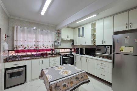 Casa à venda com 242m², 3 quartos e 2 vagasCozinha - Armários