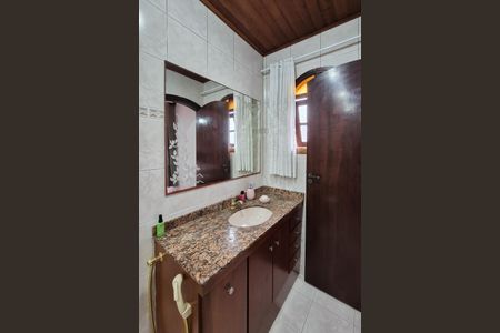 Casa à venda com 242m², 3 quartos e 2 vagasBanheiro da Suíte