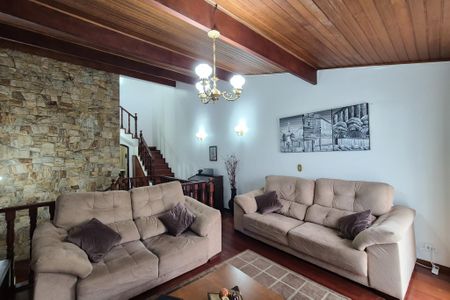 Casa à venda com 242m², 3 quartos e 2 vagasSala 2