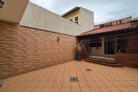 Casa à venda com 242m², 3 quartos e 2 vagasQuintal