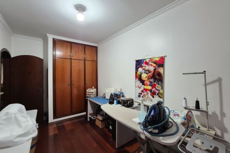 Casa à venda com 242m², 3 quartos e 2 vagasQuarto 2