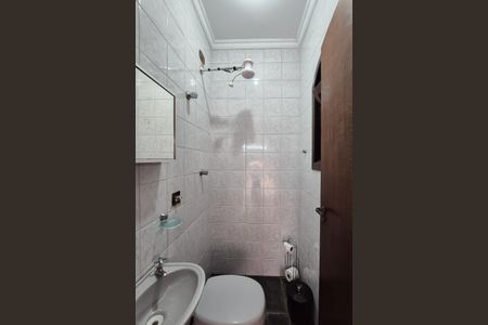 Casa à venda com 242m², 3 quartos e 2 vagasBanheiro de serviço