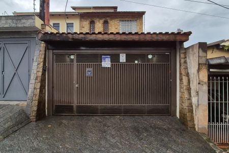 Casa à venda com 242m², 3 quartos e 2 vagasFachada