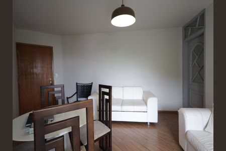 Apartamento à venda com 63m², 2 quartos e 2 vagasSala