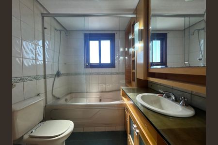 Apartamento à venda com 187m², 3 quartos e 2 vagas Apartamento à venda com 187m², 3 quartos e 2 vagasBanheiro da Suíte