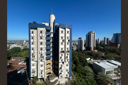 Apartamento à venda com 187m², 3 quartos e 2 vagas Apartamento à venda com 187m², 3 quartos e 2 vagasVista Área de Serviço
