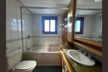 Apartamento à venda com 187m², 3 quartos e 2 vagas Apartamento à venda com 187m², 3 quartos e 2 vagasBanheiro da Suíte