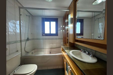 Apartamento à venda com 187m², 3 quartos e 2 vagas Apartamento à venda com 187m², 3 quartos e 2 vagasBanheiro da Suíte