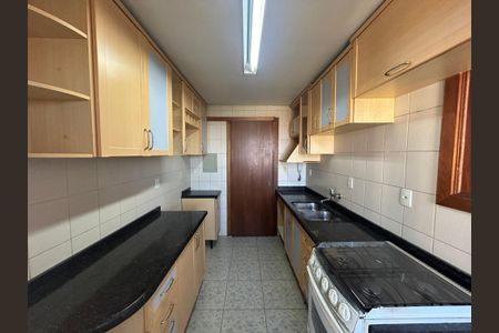 Apartamento à venda com 187m², 3 quartos e 2 vagas Apartamento à venda com 187m², 3 quartos e 2 vagasCozinha