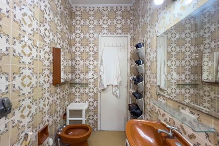 Casa à venda com 167m², 3 quartos e 2 vagas Casa à venda com 167m², 3 quartos e 2 vagasBanheiro Social