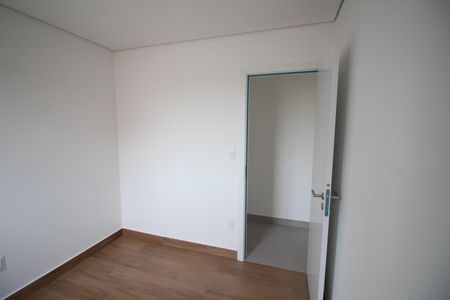 Apartamento à venda com 83m², 3 quartos e 2 vagasQuarto 1