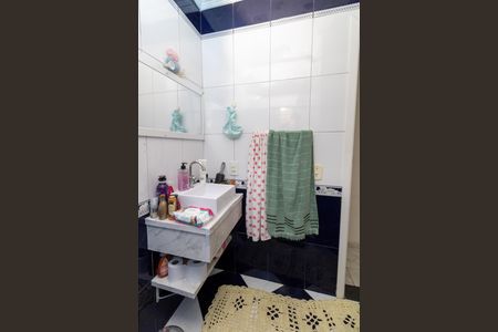 Casa à venda com 98m², 3 quartos e 2 vagas Casa à venda com 98m², 3 quartos e 2 vagasBanheiro Social