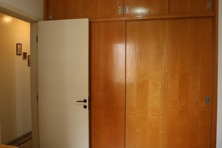 Apartamento à venda com 98m², 2 quartos e 2 vagasQuarto 2