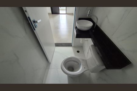 Apartamento à venda com 70m², 3 quartos e 2 vagas Apartamento à venda com 70m², 3 quartos e 2 vagasBanheiro da suíte
