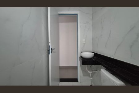 Apartamento à venda com 70m², 3 quartos e 2 vagas Apartamento à venda com 70m², 3 quartos e 2 vagasBanheiro