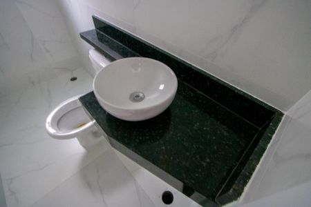 Apartamento à venda com 70m², 3 quartos e 2 vagasBanheiro social