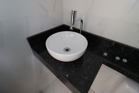 Apartamento à venda com 140m², 3 quartos e 2 vagasBanheiro de Serviço