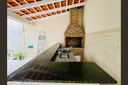 Casa de condomínio à venda com 210m², 3 quartos e 3 vagas Casa de condomínio à venda com 210m², 3 quartos e 3 vagasChurrasqueira