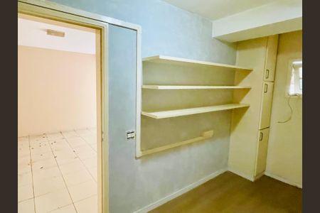 Casa de condomínio à venda com 210m², 3 quartos e 3 vagas Casa de condomínio à venda com 210m², 3 quartos e 3 vagasDepósito da garagem