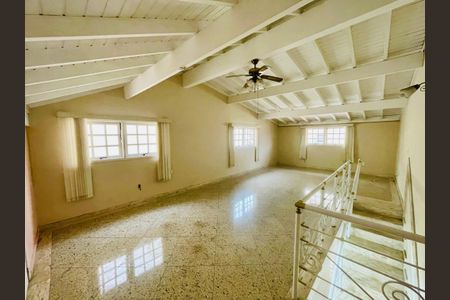 Casa de condomínio à venda com 210m², 3 quartos e 3 vagas Casa de condomínio à venda com 210m², 3 quartos e 3 vagasCobertura