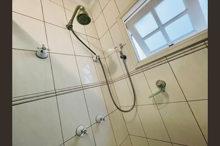 Casa de condomínio à venda com 210m², 3 quartos e 3 vagas Casa de condomínio à venda com 210m², 3 quartos e 3 vagasBanheiro Suíte