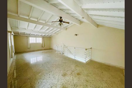 Casa de condomínio à venda com 210m², 3 quartos e 3 vagas Casa de condomínio à venda com 210m², 3 quartos e 3 vagasCobertura