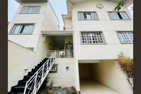 Casa de condomínio à venda com 210m², 3 quartos e 3 vagas Casa de condomínio à venda com 210m², 3 quartos e 3 vagasFachada - Placa