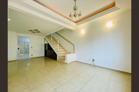 Sala de casa de condomínio à venda com 3 quartos, 210m² em Ponte Grande, Guarulhos