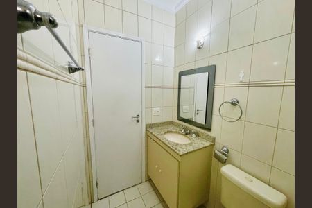 Casa de condomínio à venda com 210m², 3 quartos e 3 vagas Casa de condomínio à venda com 210m², 3 quartos e 3 vagasBanheiro